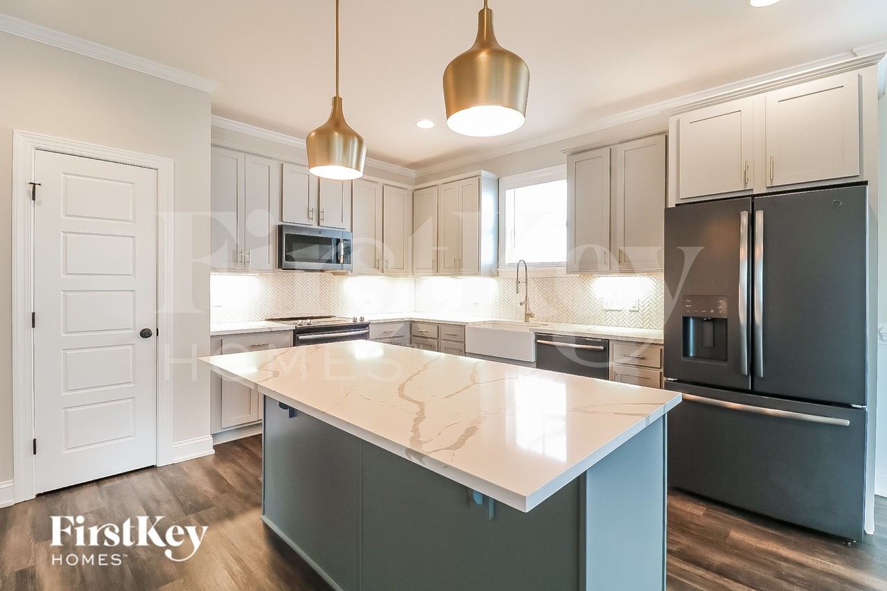 377 Ashley Woods Ct - Photo 5 of 15