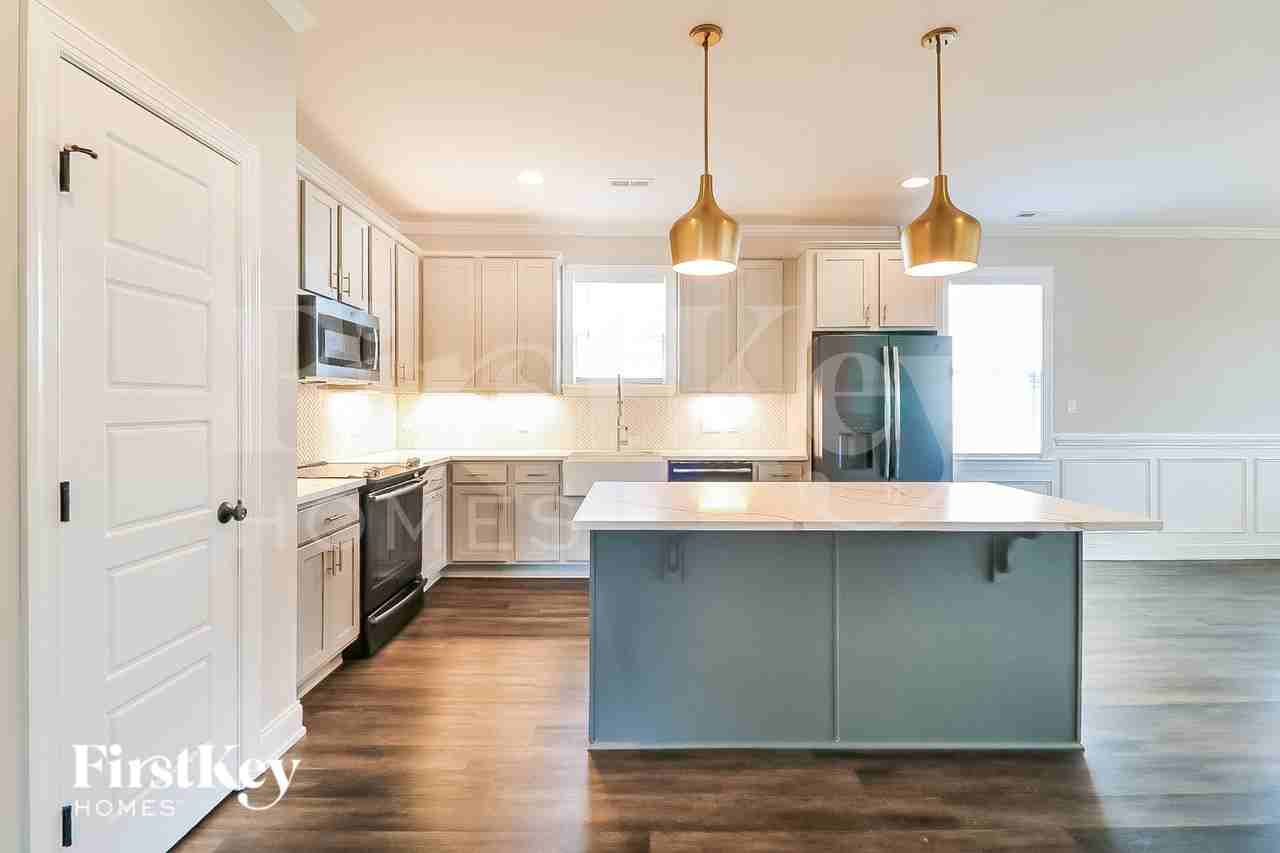 377 Ashley Woods Ct - Photo 6 of 15