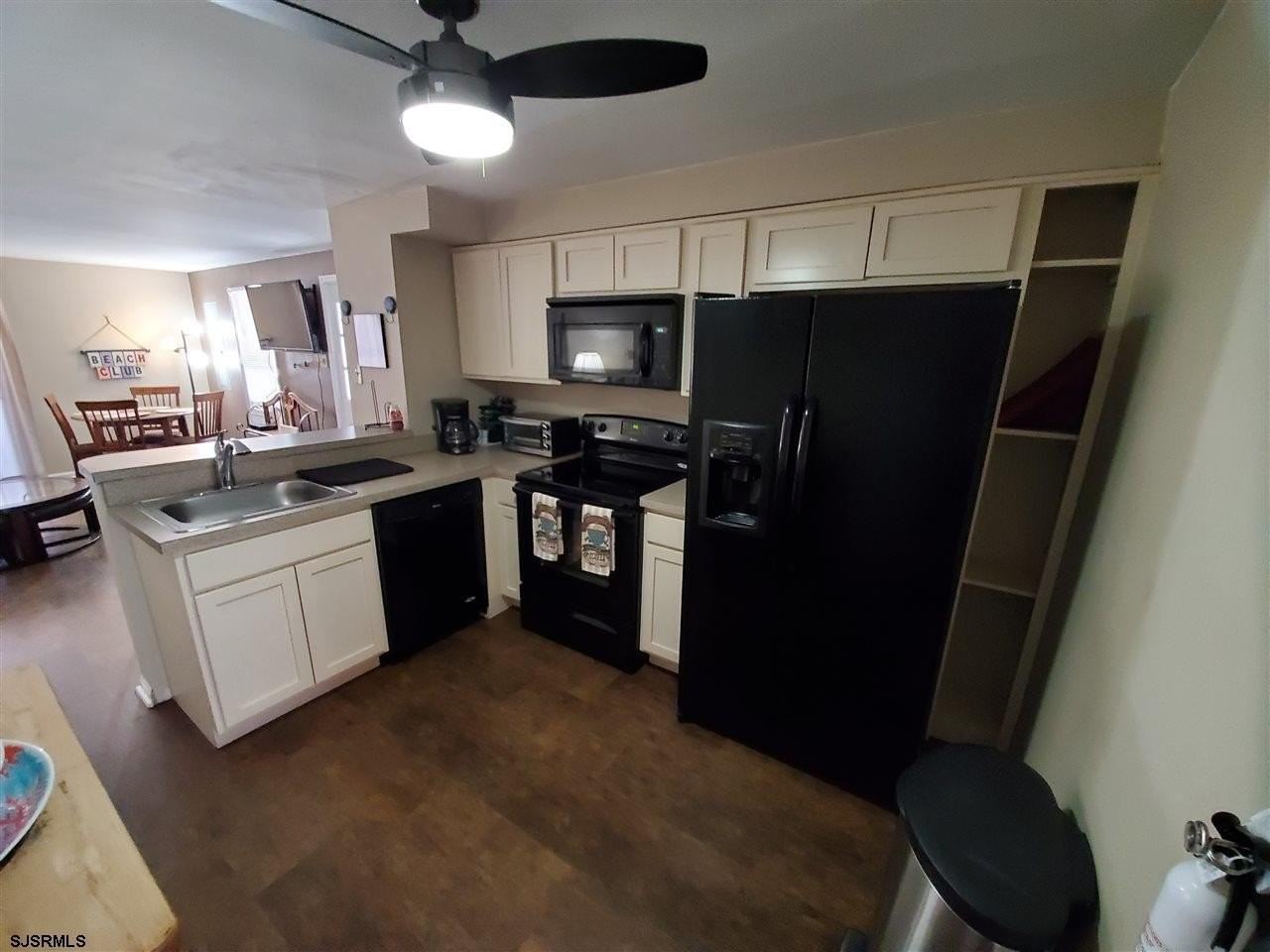 9720 Winchester Ave #B - Photo 7 of 25
