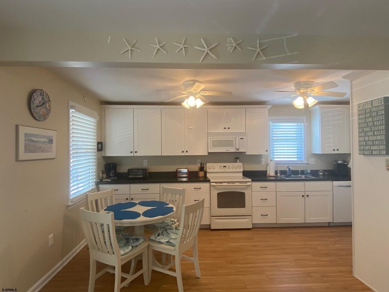135 N Woodcrest Ave - Photo 3 of 14