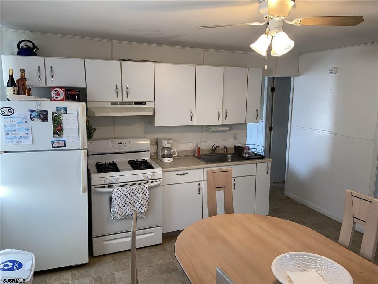 225 Quay Blvd #4 - Photo 3 of 5