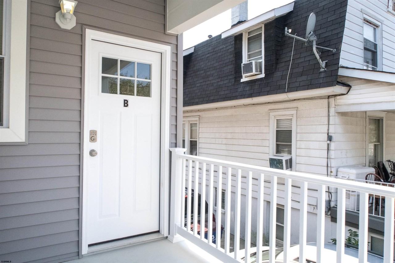 4 4 N OAKLAND Ave #B - Photo 3 of 27