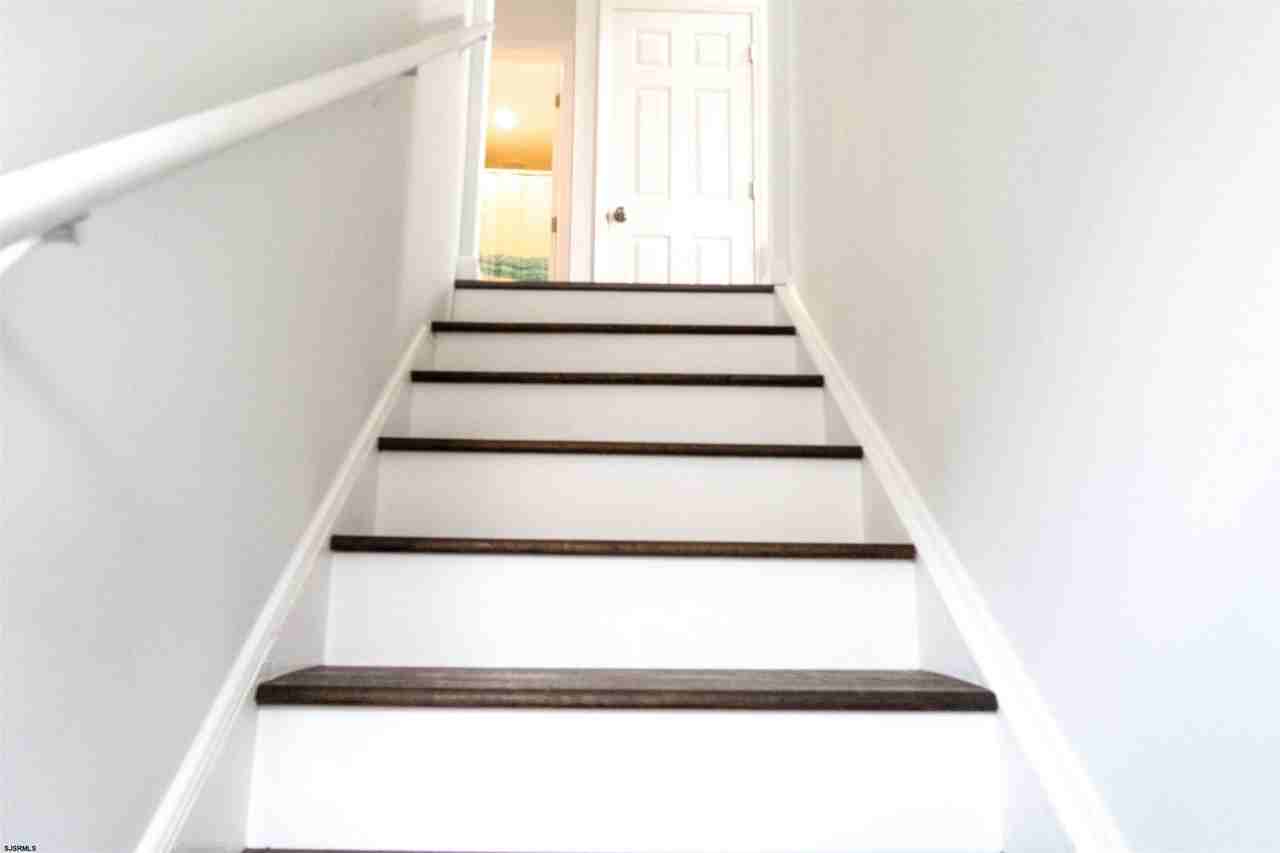 4 4 N OAKLAND Ave #B - Photo 5 of 27