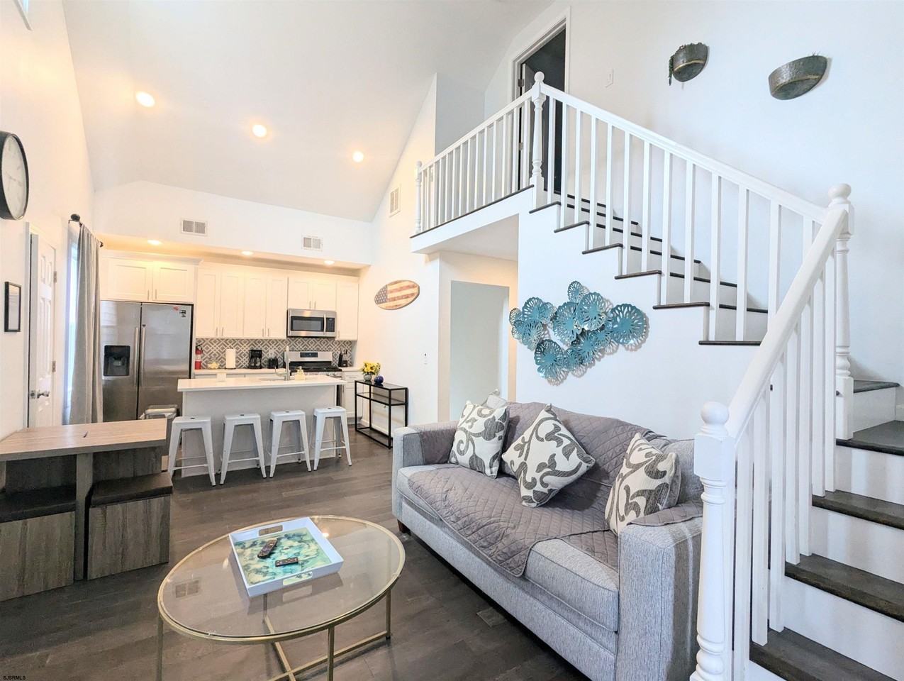 4 4 N OAKLAND Ave #B - Photo 6 of 27