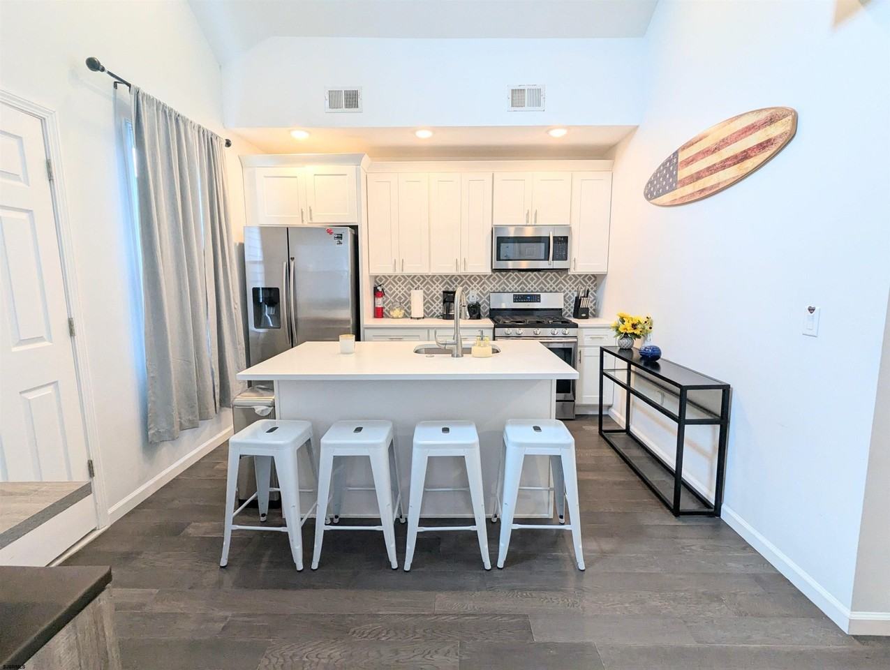 4 4 N OAKLAND Ave #B - Photo 7 of 27