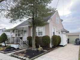 featured image of 200 N Essex Ave