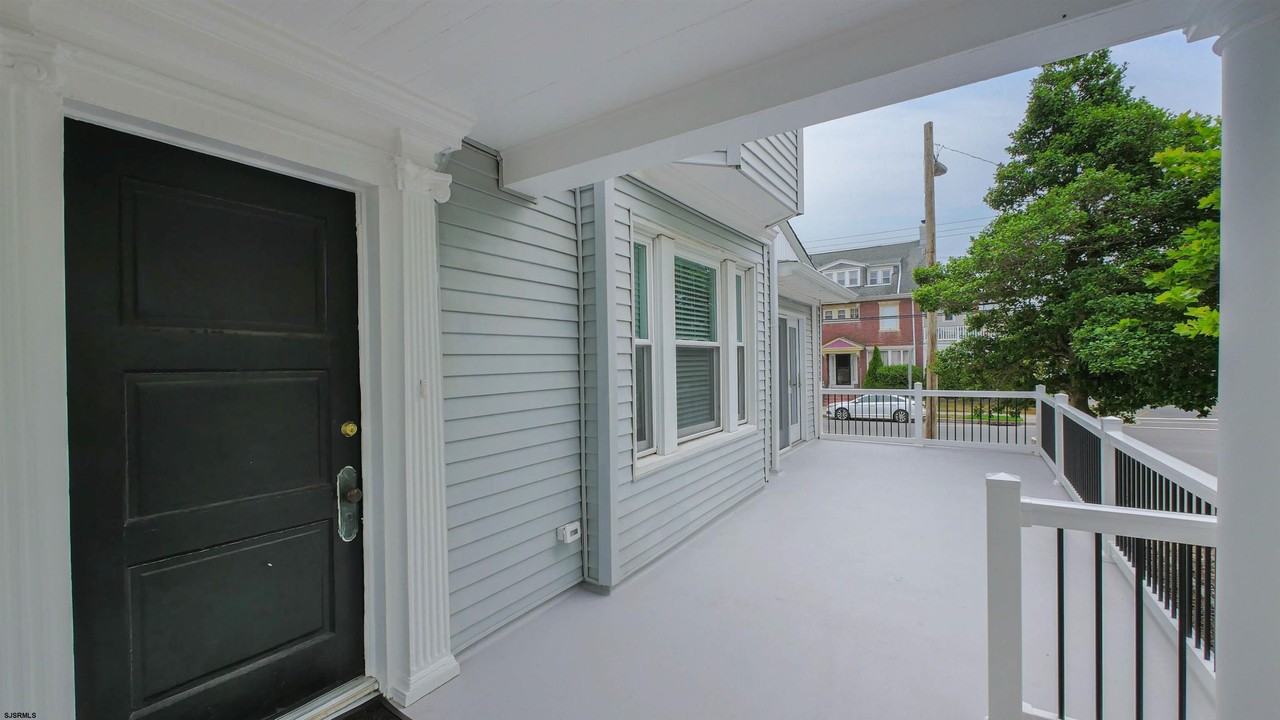 1 N Surrey Ave - Photo 4 of 36