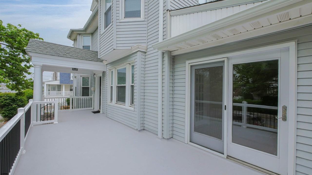 1 N Surrey Ave - Photo 5 of 36