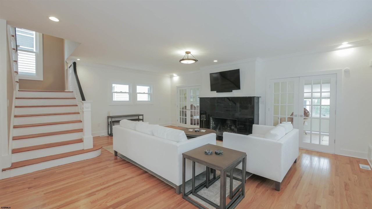 1 N Surrey Ave - Photo 6 of 36
