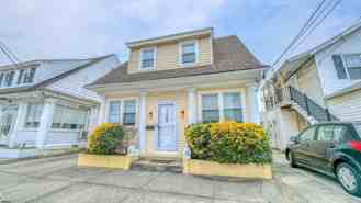 120 N Newport Ave - Photo 1 of 1