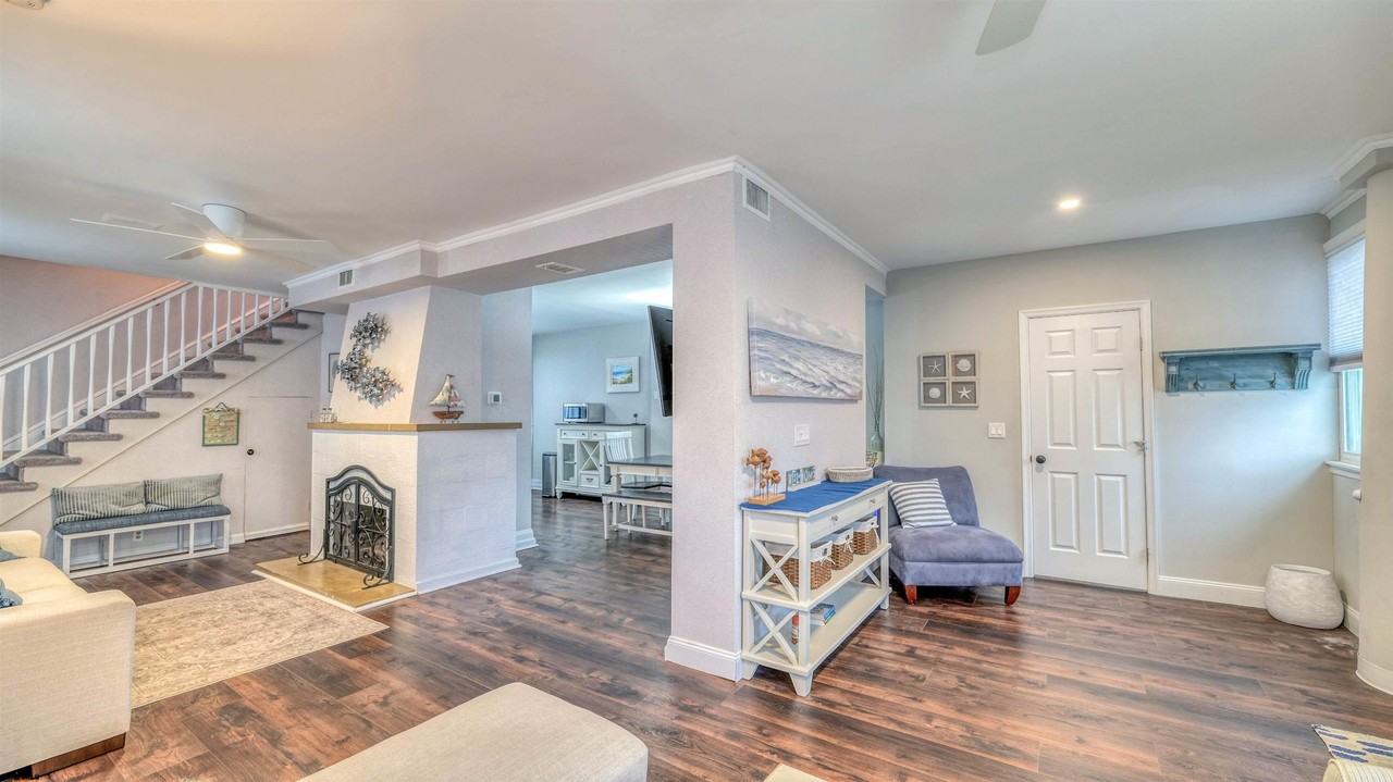 120 N Newport Ave - Photo 6 of 29