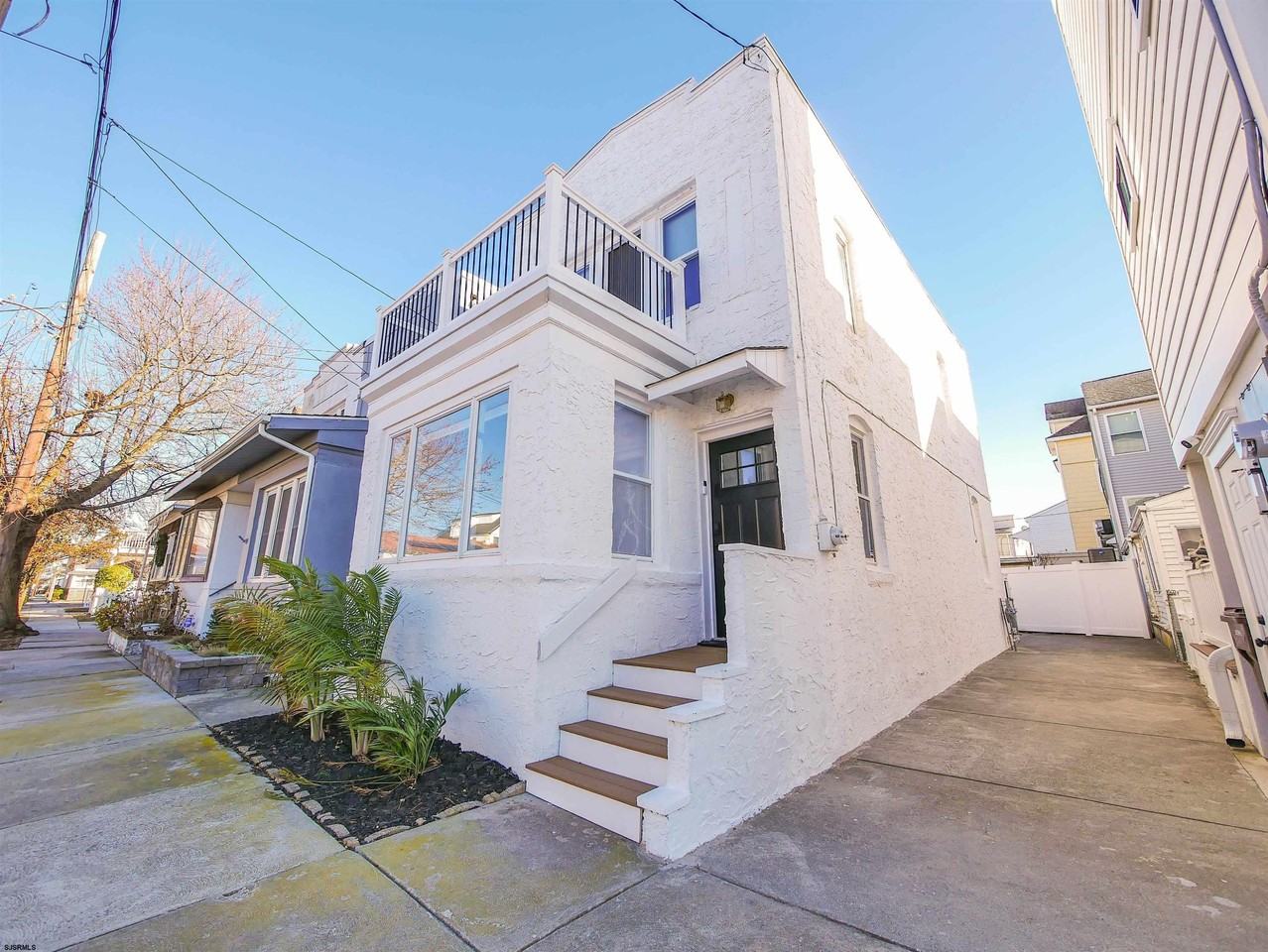 6416 Monmouth Ave - Photo 3 of 27