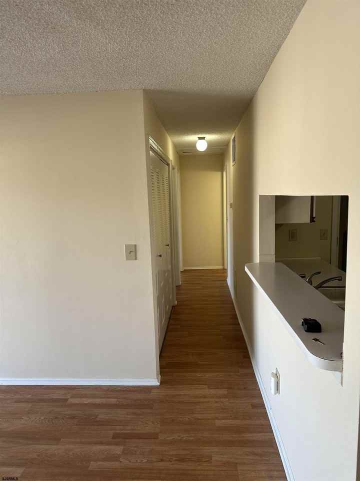 203 Colonial Ct #203 - Photo 4 of 15