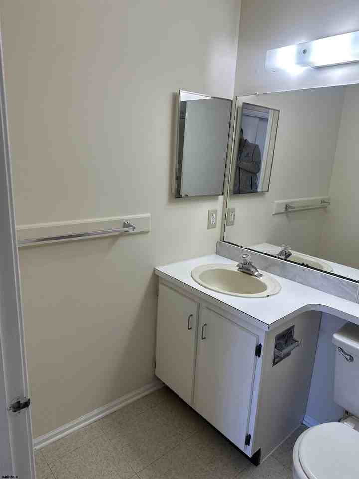 203 Colonial Ct #203 - Photo 6 of 15