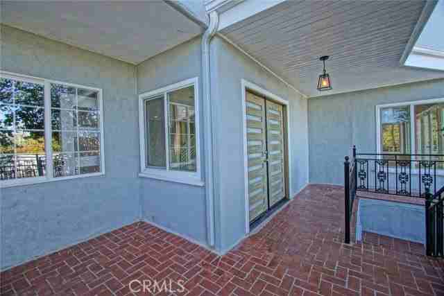 3915 Fredonia Dr - Photo 2 of 7