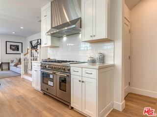 1625 S Wooster St - Photo 3 of 8