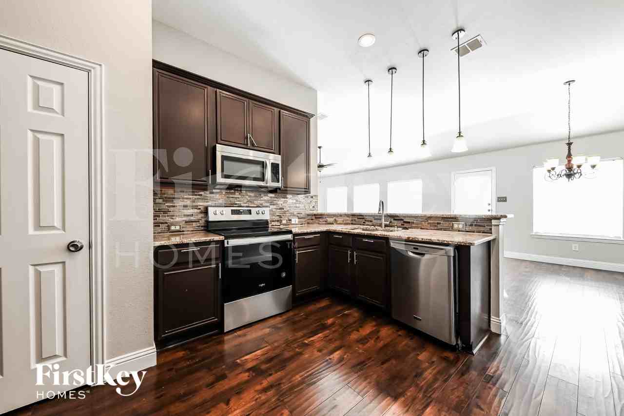 502 Dover Park Trl - Photo 6 of 16