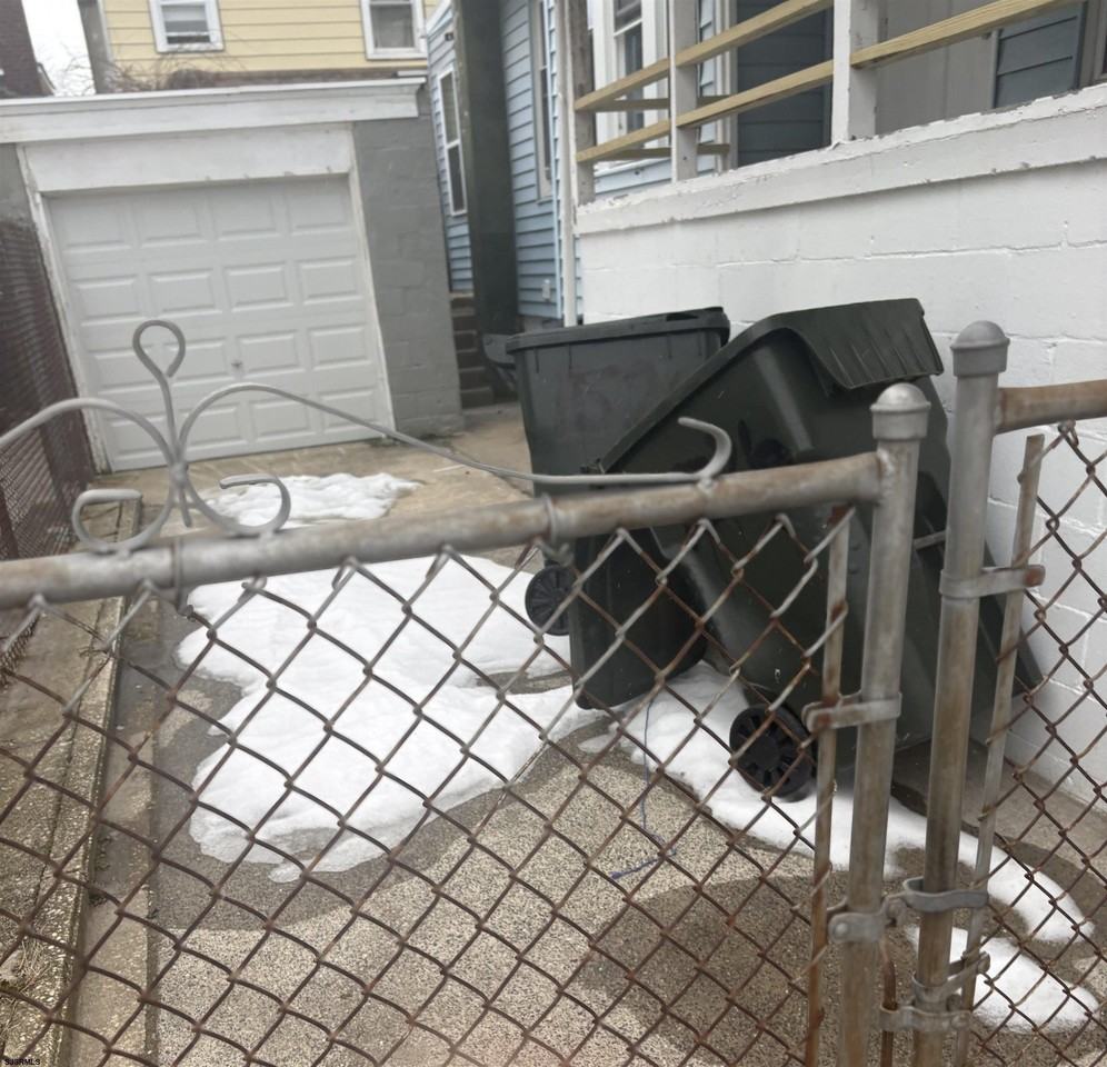 1526 Madison Ave #2 - Photo 3 of 16