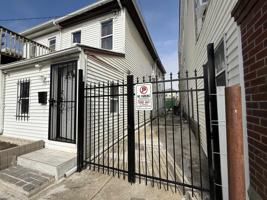 featured image of 29 N Texas Ave