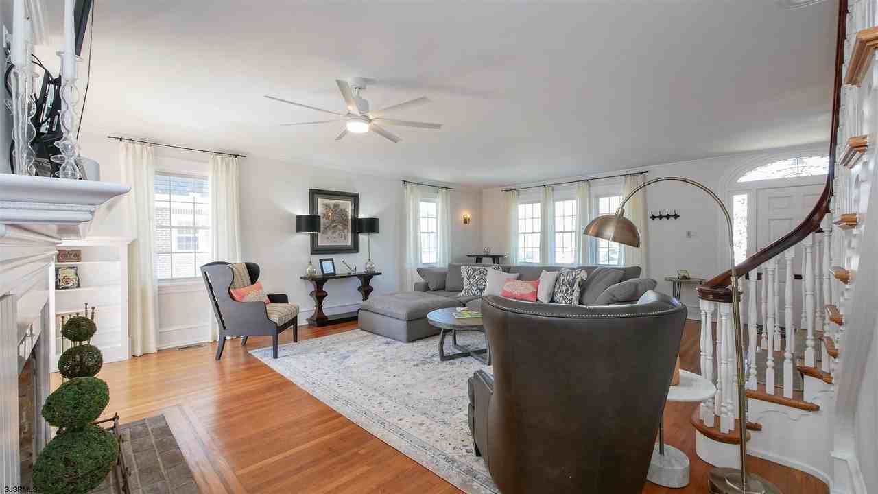 6104 Ventnor Ave - Photo 5 of 26
