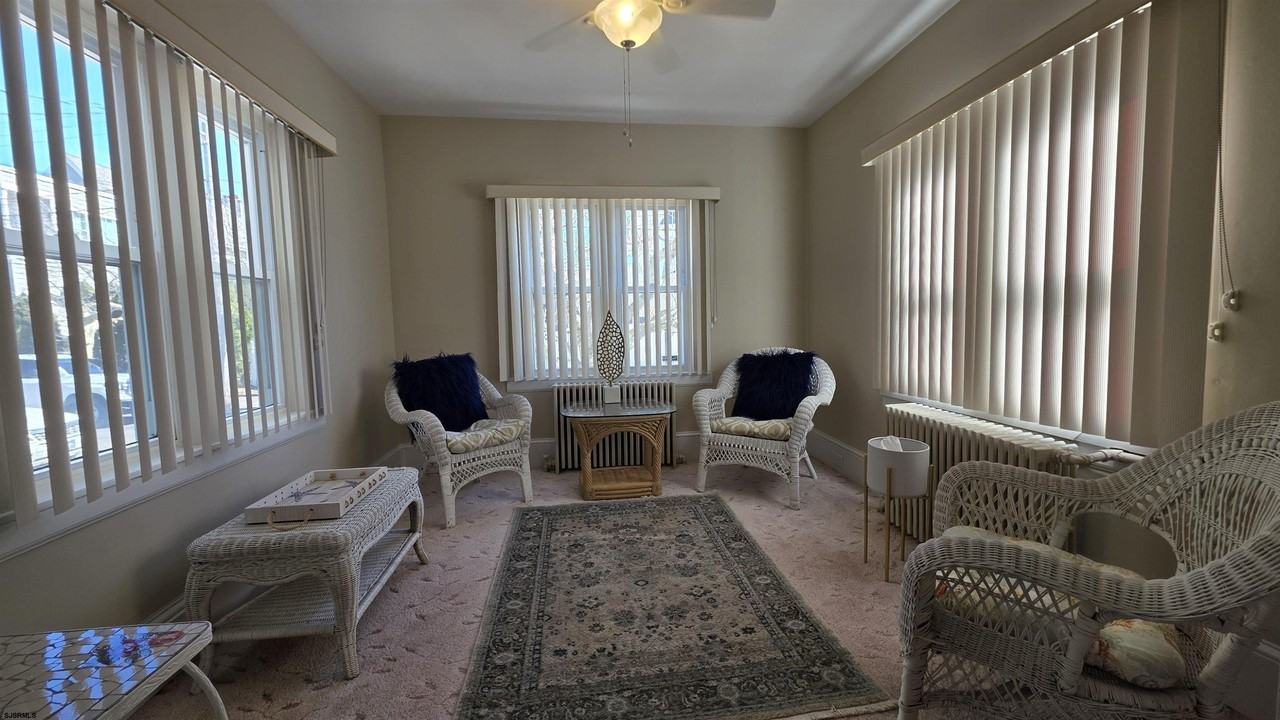 34 N Montgomery Ave - Photo 4 of 28