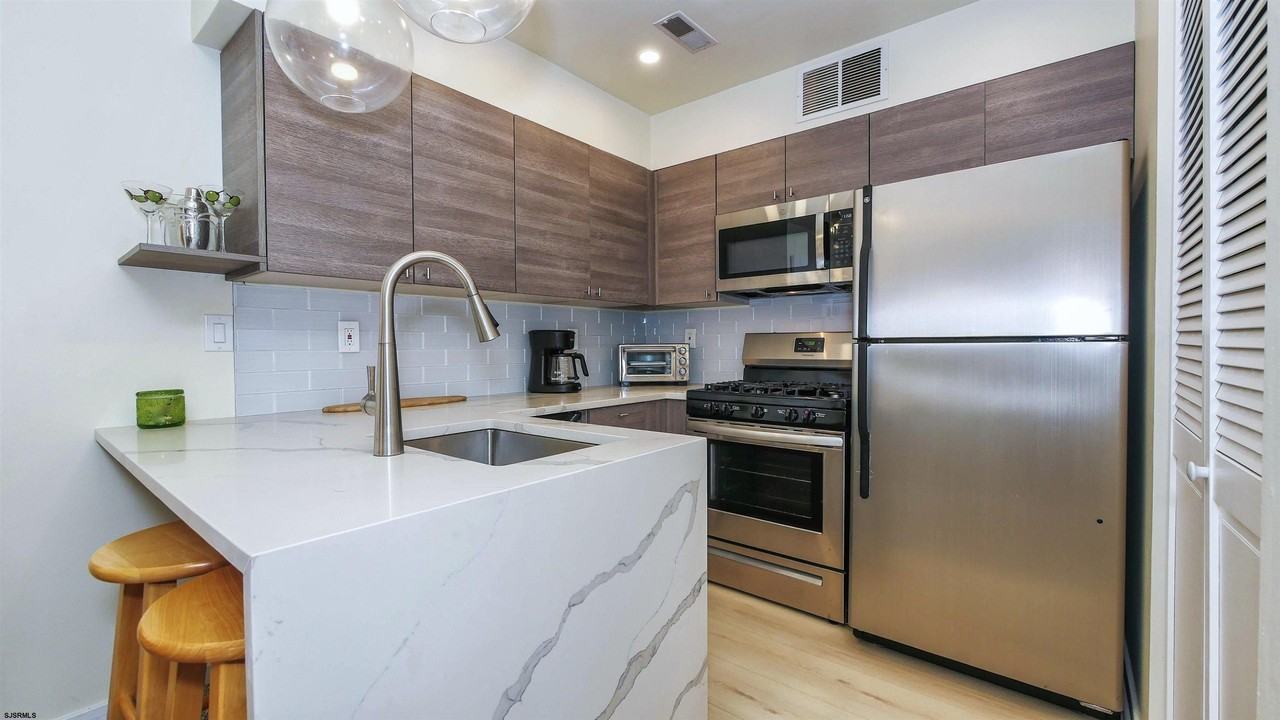 6 N Adams Ave #2 - Photo 3 of 10