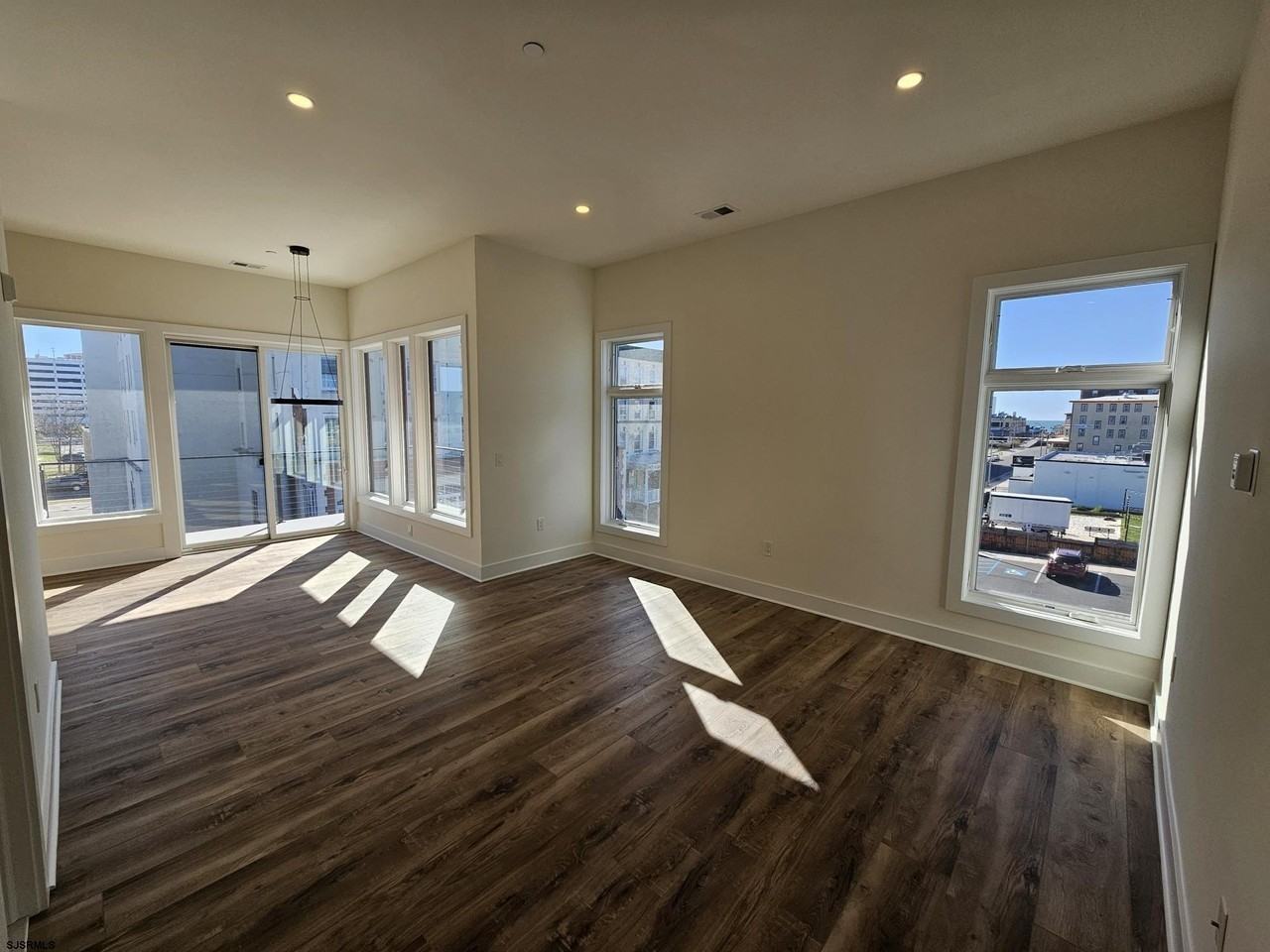 124 Saint James Pl #6 - Photo 3 of 50