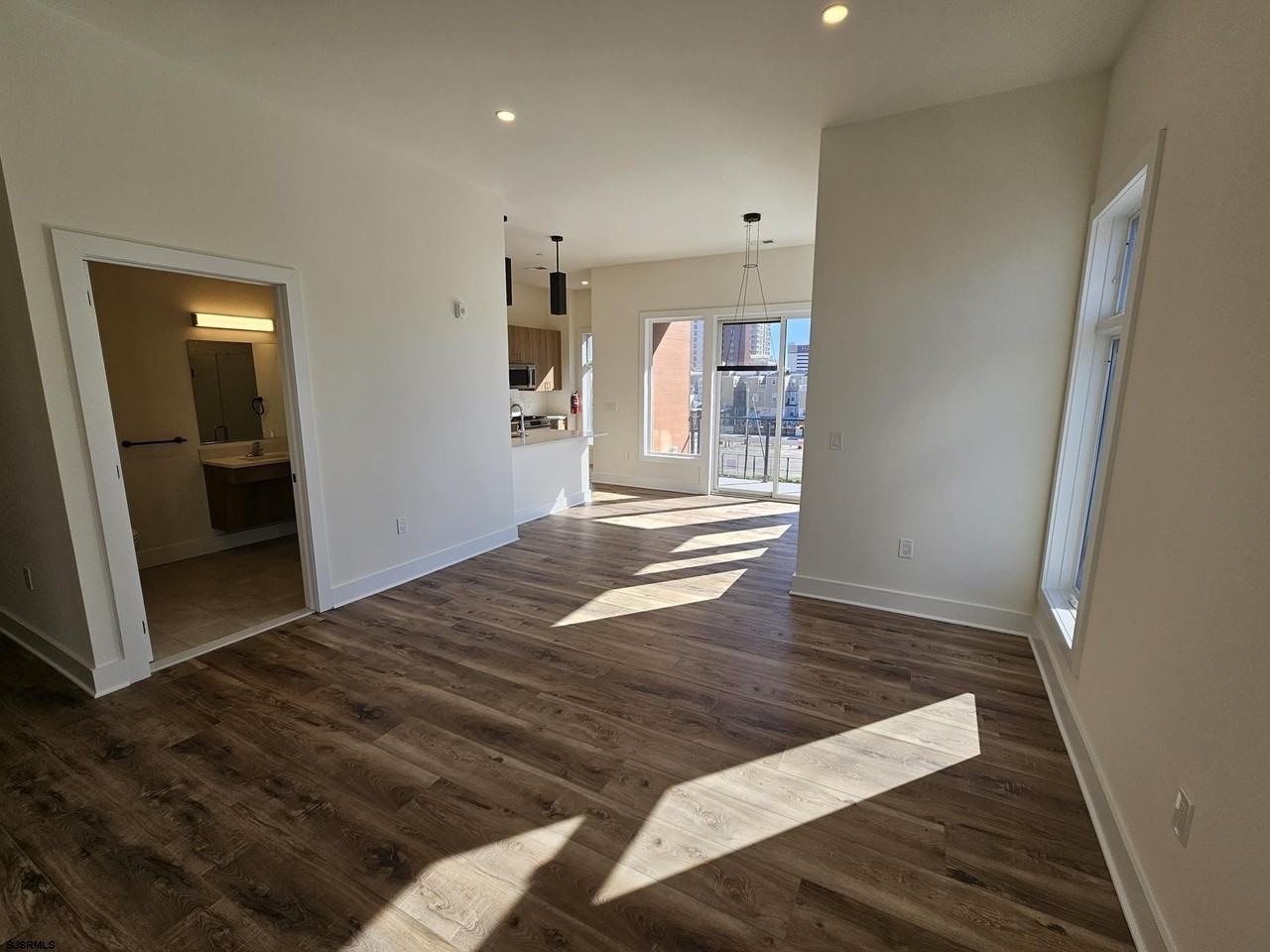 124 Saint James Pl #6 - Photo 5 of 50