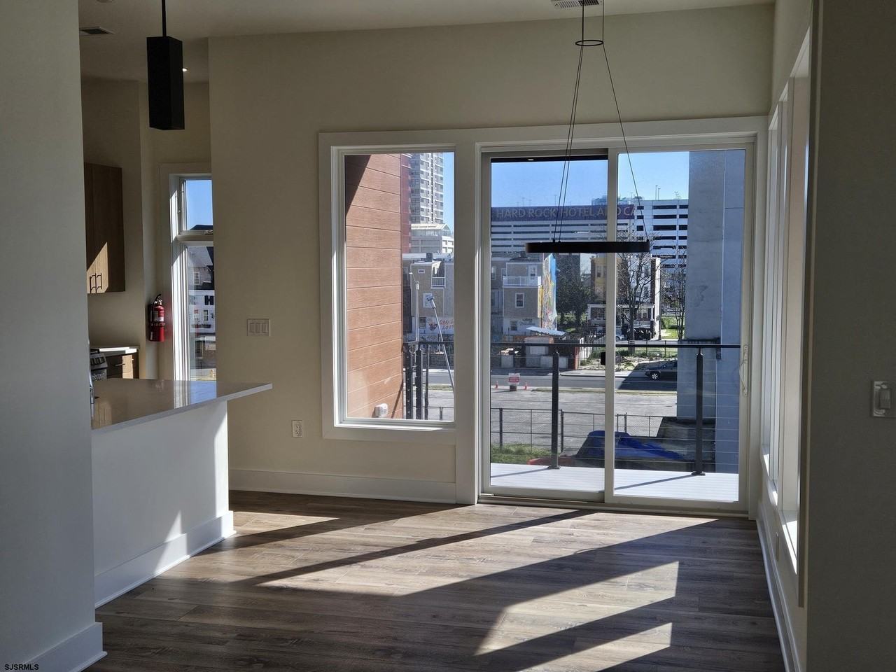 124 Saint James Pl #6 - Photo 6 of 50