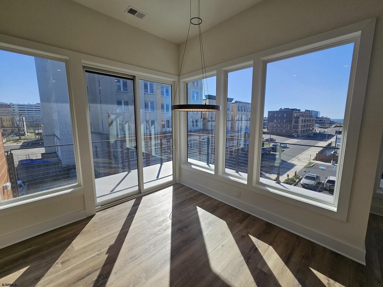124 Saint James Pl #6 - Photo 7 of 50
