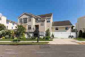 featured image of 7600 Bayshore Dr