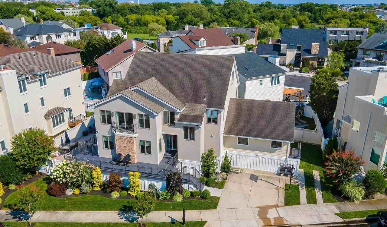 7600 Bayshore Dr - Photo 3 of 50