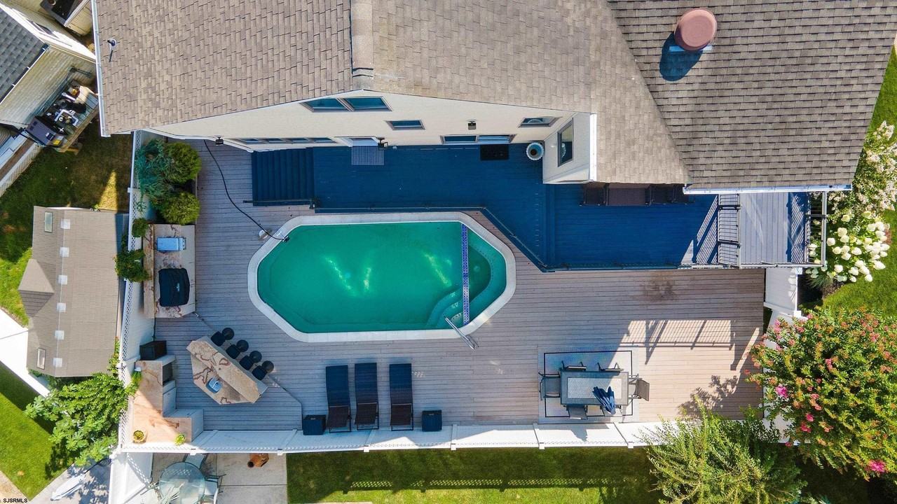 7600 Bayshore Dr - Photo 4 of 50