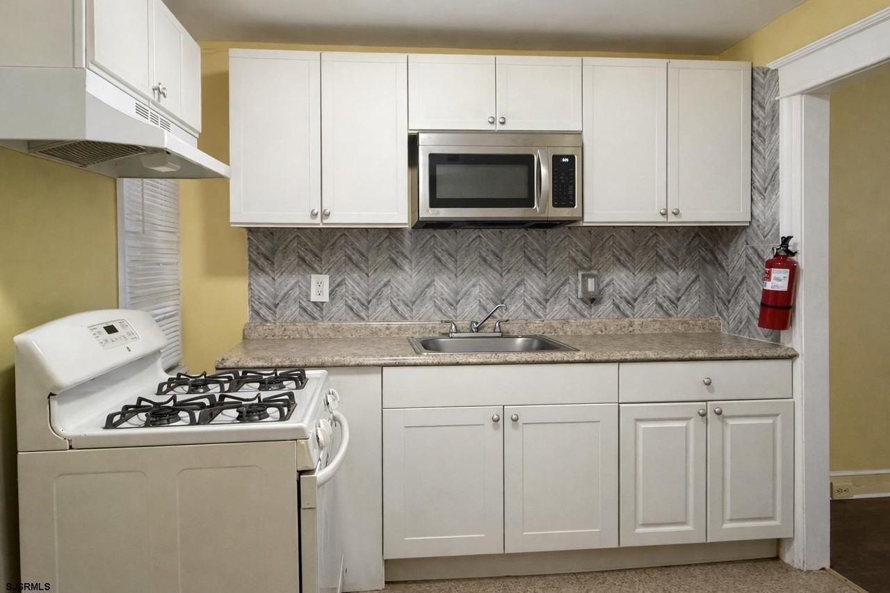 1916 Magellan Ave #2 - Photo 2 of 8