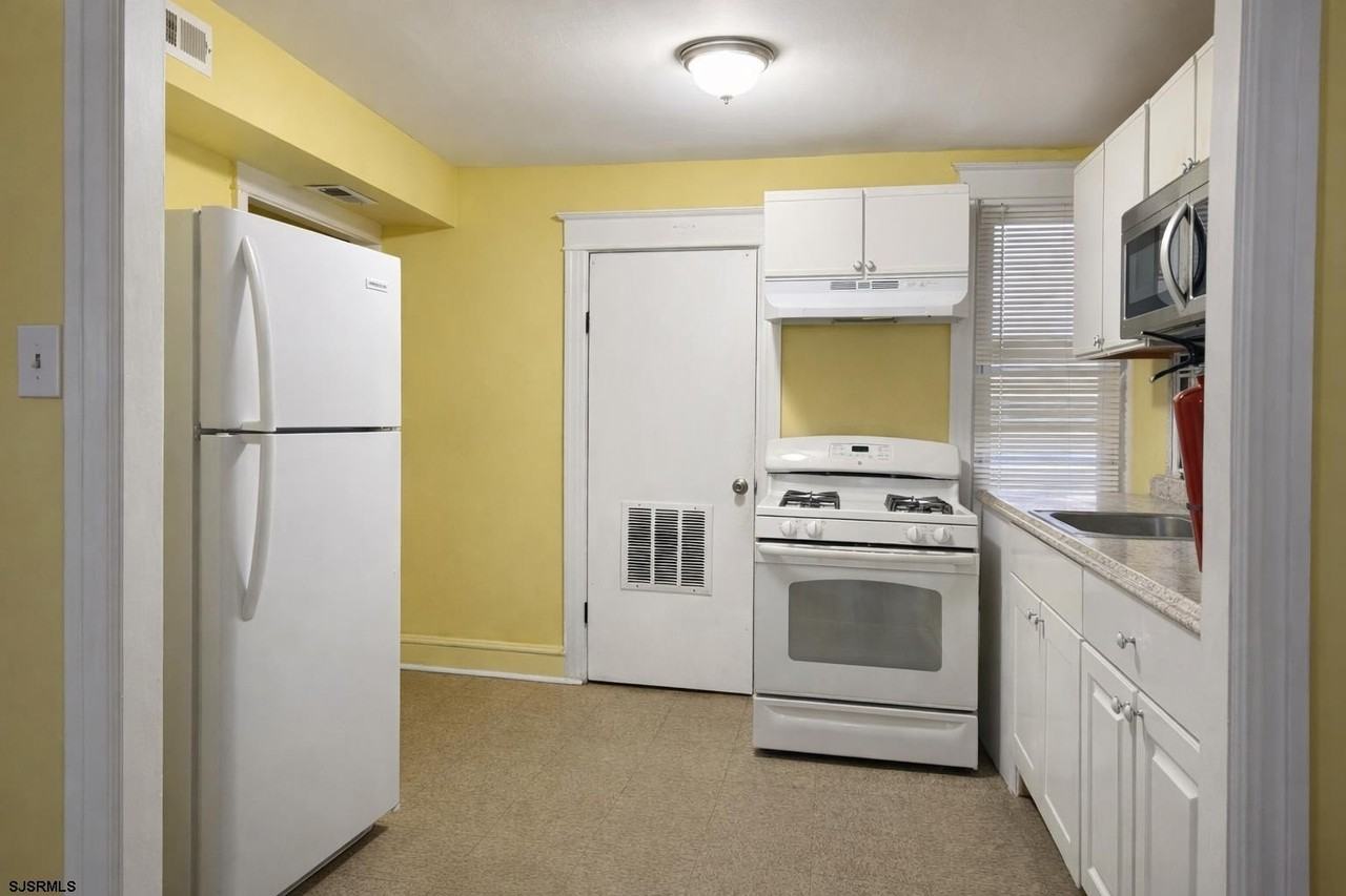 1916 Magellan Ave #2 - Photo 4 of 8