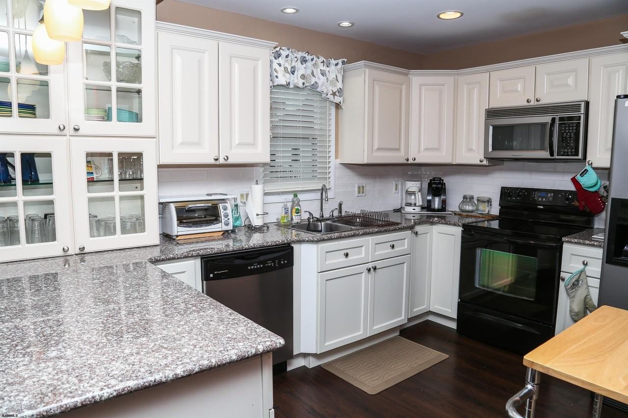 4818 Harbor Beach Blvd - Photo 7 of 28