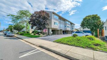 featured image of 16 N Monroe Ave #B4