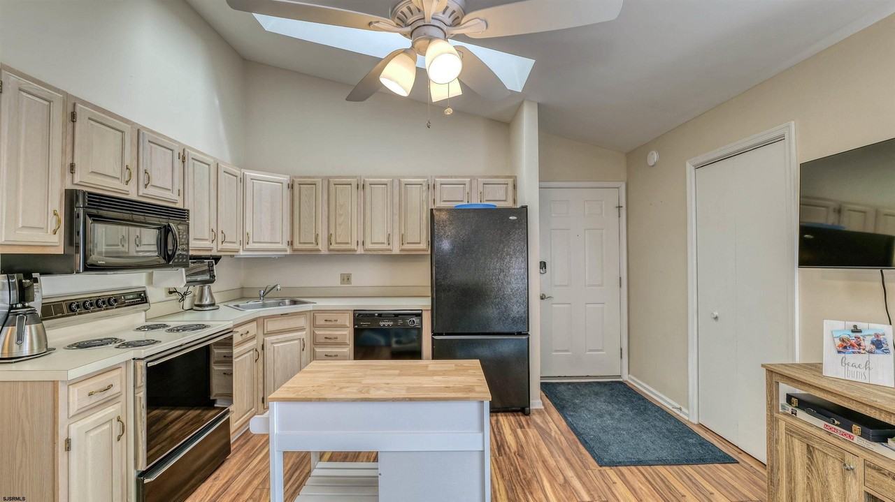 16 N Monroe Ave #B4 - Photo 7 of 25