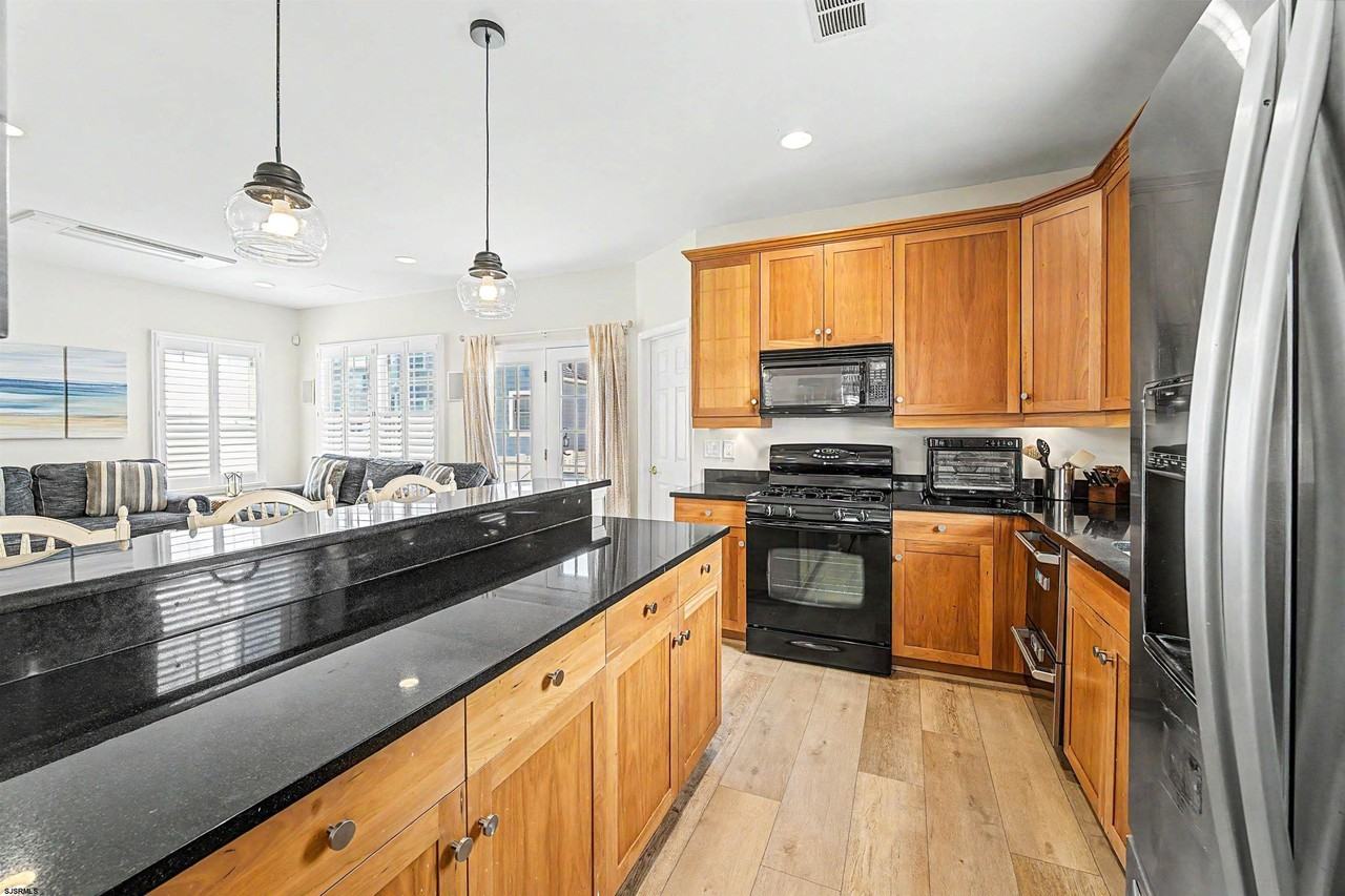 2 S Coolidge Ave #B - Photo 7 of 34