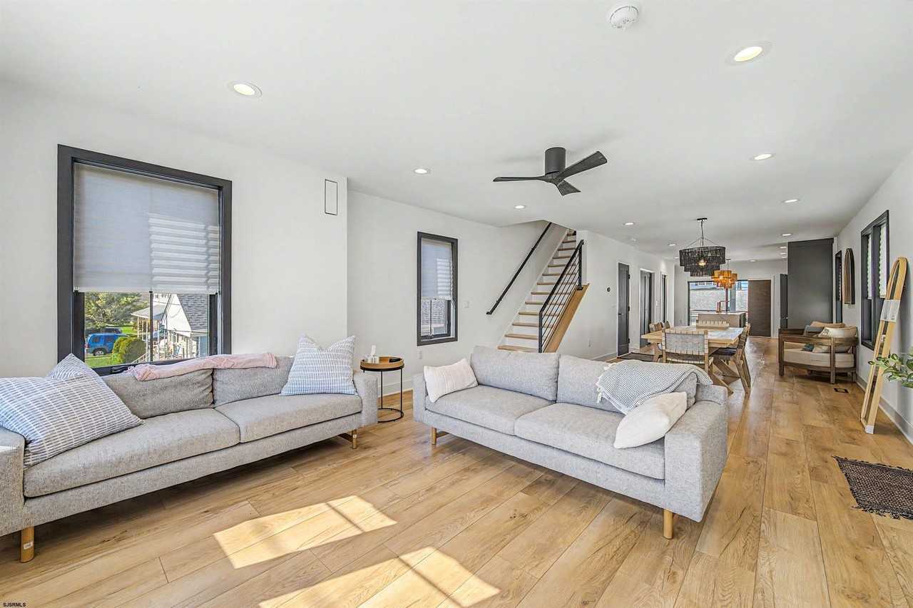 431 N Oxford Ave - Photo 4 of 24