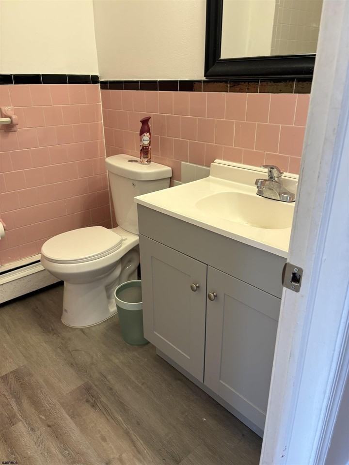 709 N Dudley Ave #F12 - Photo 4 of 7