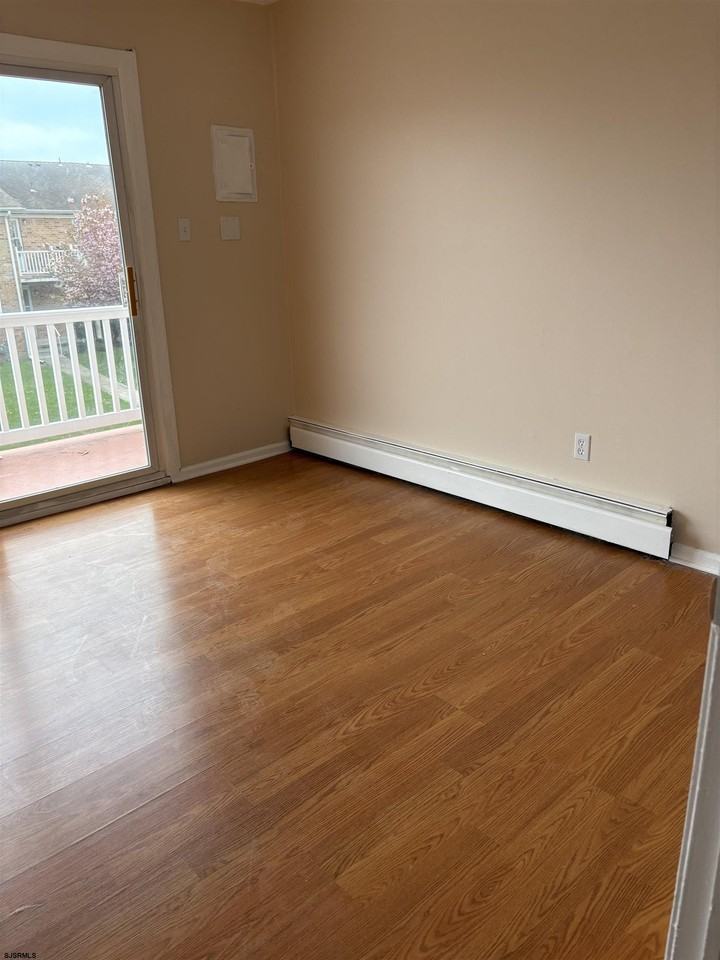 709 N Dudley Ave #F12 - Photo 7 of 7