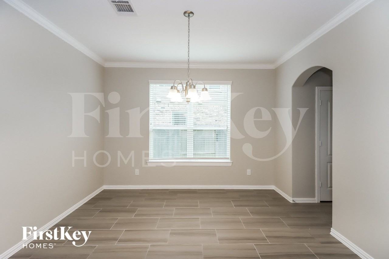 10107 Stone Brair Dr - Photo 5 of 15