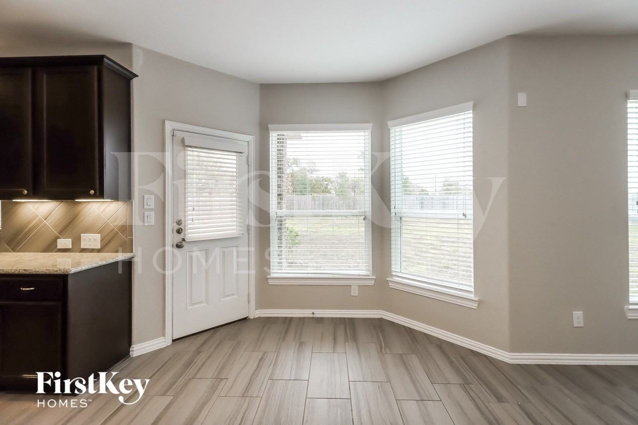 10107 Stone Brair Dr - Photo 6 of 15
