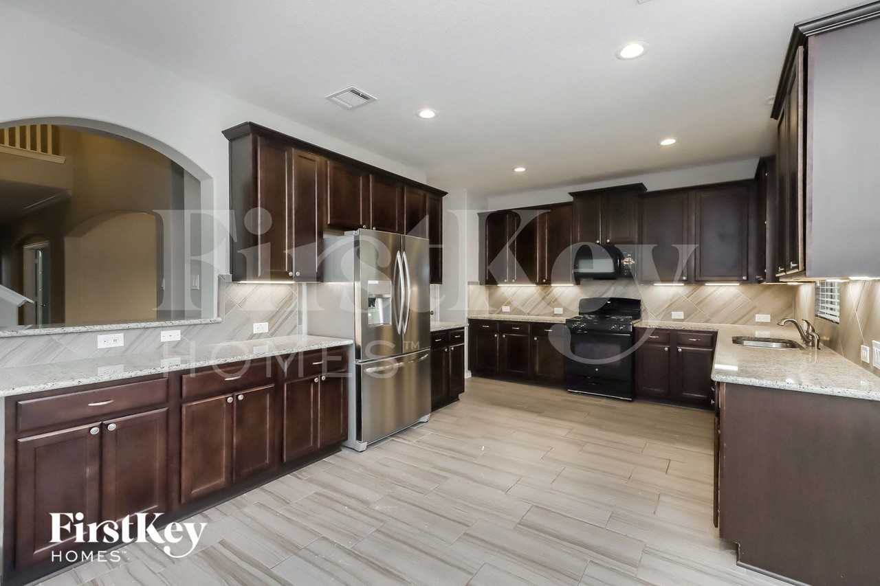 10107 Stone Brair Dr - Photo 7 of 15