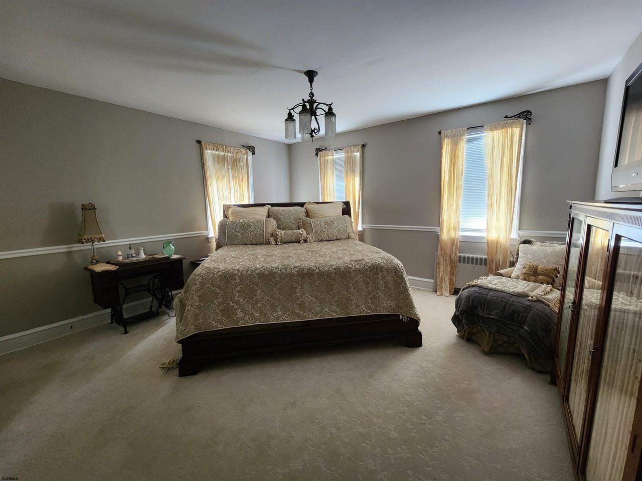 20 20 S Marion Ave #A - Photo 7 of 9