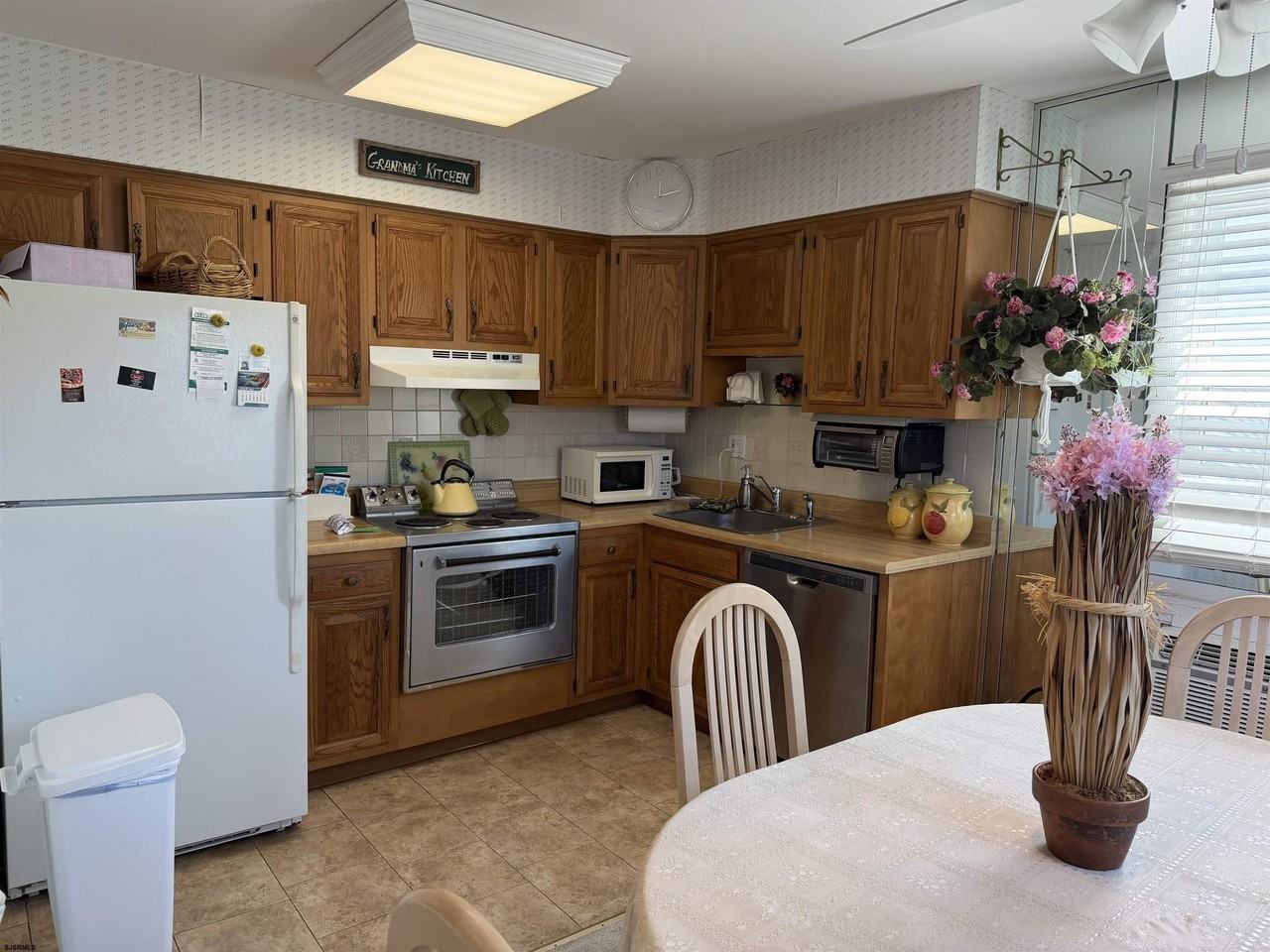 9506 Ventnor Ave #12 - Photo 3 of 12