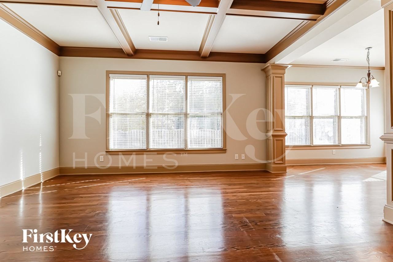 94 Silvertop Dr - Photo 2 of 15