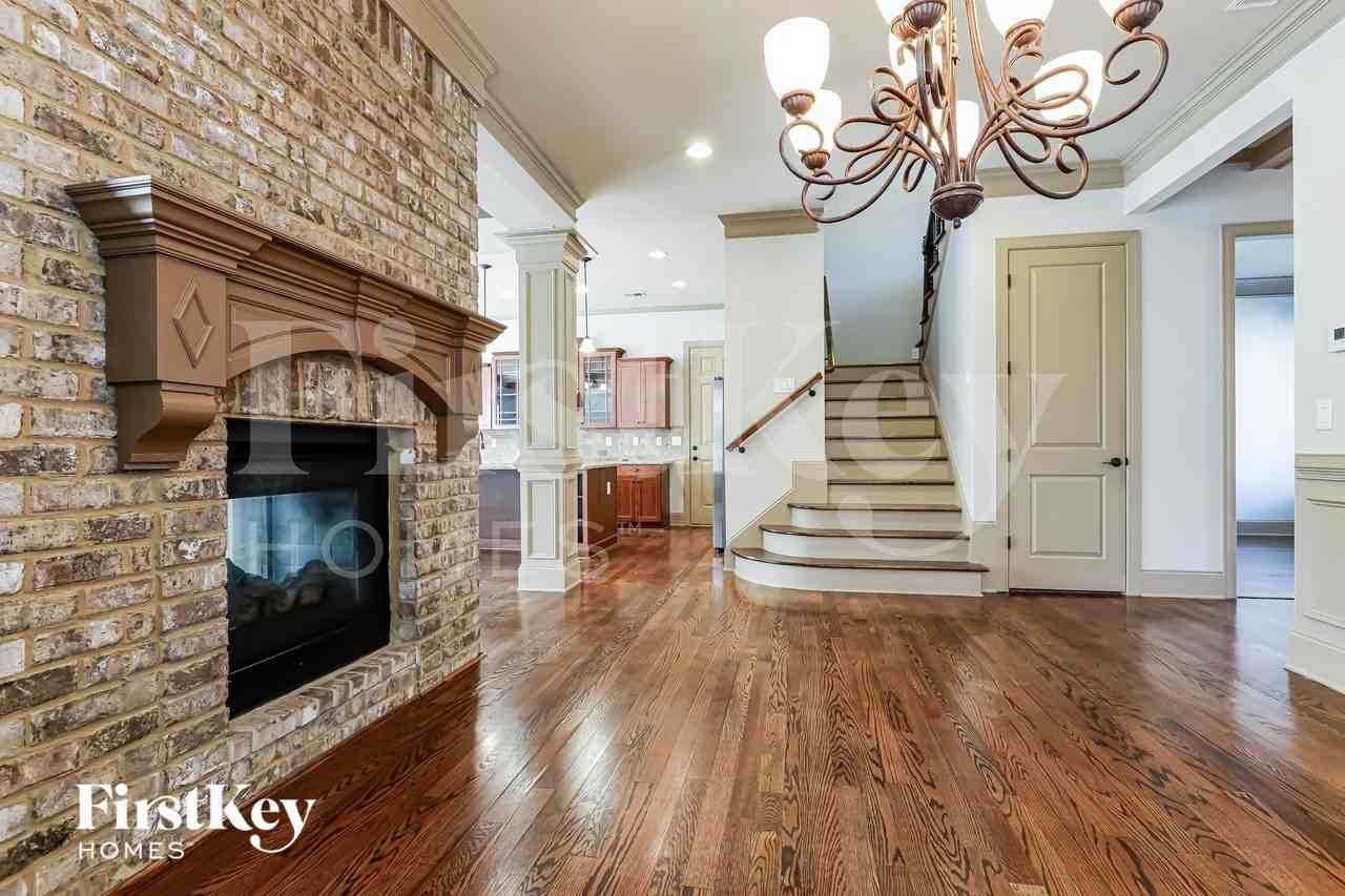 94 Silvertop Dr - Photo 4 of 15