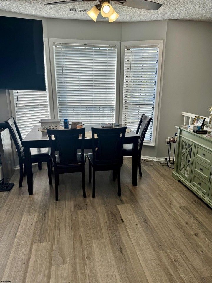 100 Colonial Ct #100 - Photo 4 of 15
